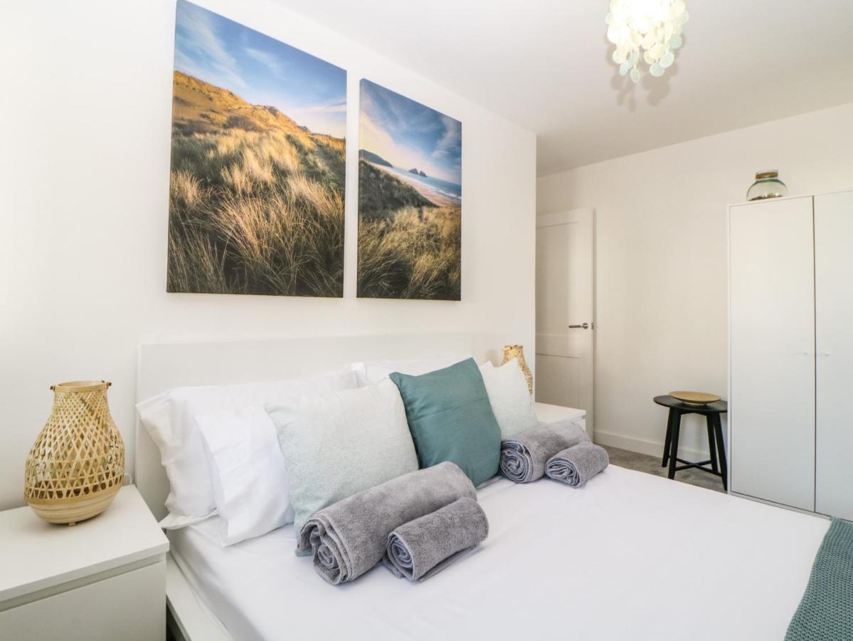 Iroko Villa Torpoint Bagian luar foto