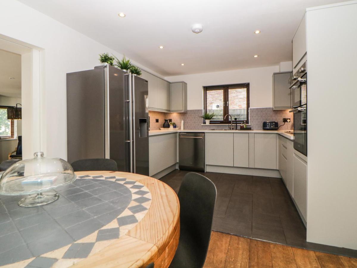 Iroko Villa Torpoint Bagian luar foto