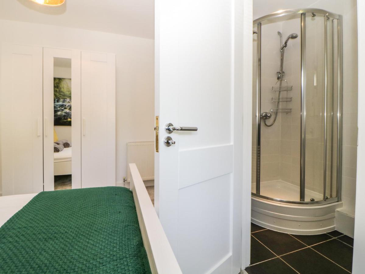 Iroko Villa Torpoint Bagian luar foto